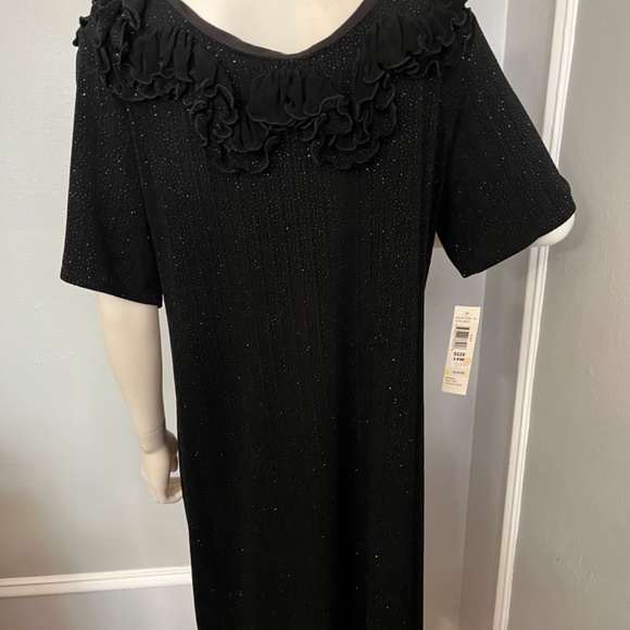 Onyx Evening Black Dress - Picture 4 of 10